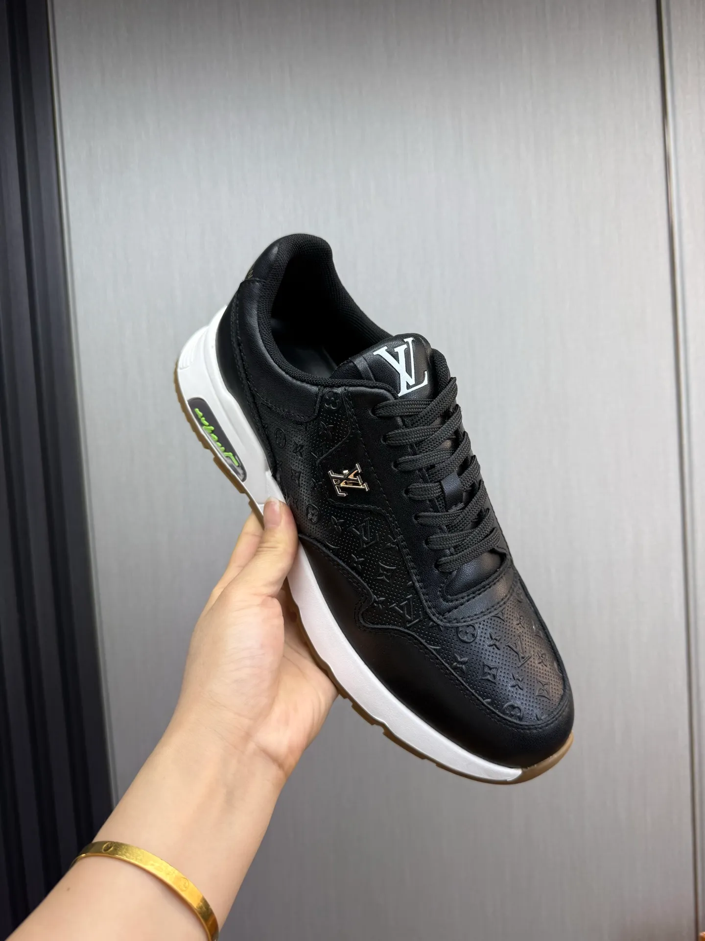 Men's shoes 💰460💰 LOUIS VUITTON [Luden Yiwei] Brand new trendy Lv is on the market 🎁, casual and fashionable men's shoes 👟 Original version shipped 1:1✅ The upper is made of imported brand leather + sheepskin lining, the original wear-resistant rubber outsole, the version is simple and elegant, exclusive for trendy men. 38-44